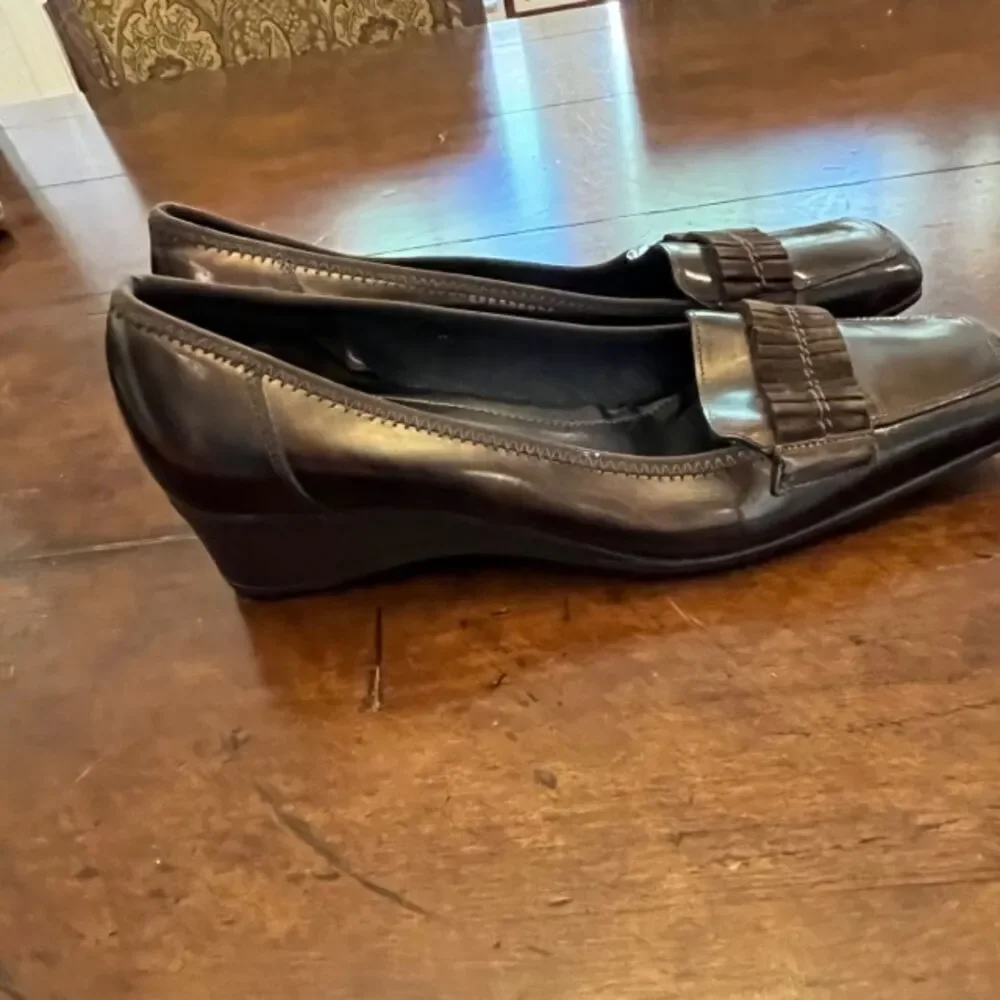 Sesto Meucci Women's Brown Metallic Wedge Heels Slip On Size 7.5‎